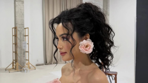 Акбота Сейтмагамбет в нежном платье с открытыми плечами собрала комплименты в Сети 1 Акбота Сейтмагамбет в нежном платье с открытыми плечами собрала комплименты в Сети