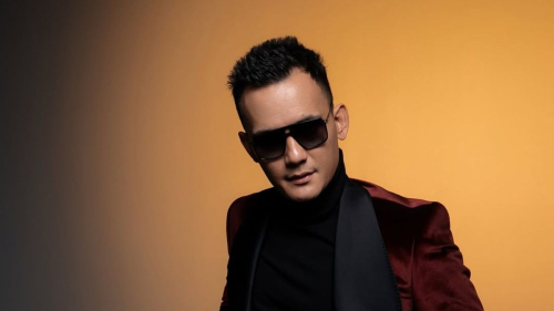 Али Окапов попозировал в новом образе: фанаты отметили его харизму и стиль