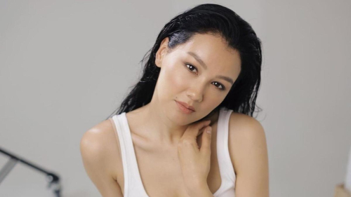 Аружан Джазильбекова с мужем и маленькой дочерью улетели на море 1 Аружан Джазильбекова с мужем и маленькой дочерью улетели на море