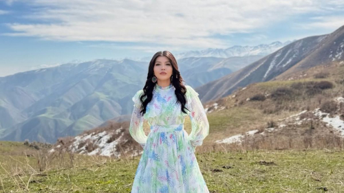 Дана Кентай в летящем платье заворожила атмосферными фото