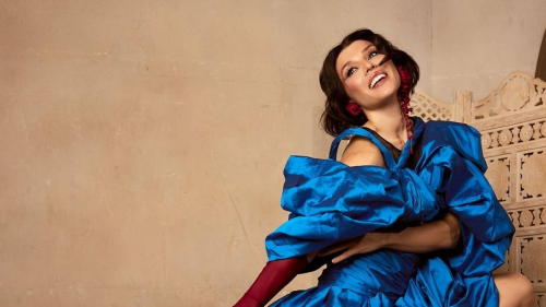 "Как можно быть такой красивой?": Алина Астровская впечатлила ярким образом