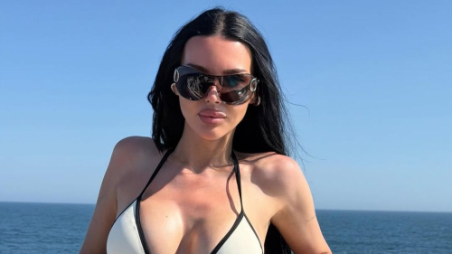 Разведенная Оксана Самойлова показала фото в бикини