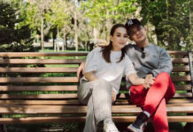 «Семья — самое большое счастье»: фото сына, келин и внука Розы Рымбаевой растрогали Сеть