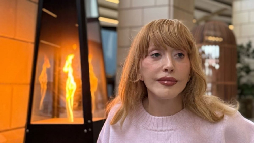 Поклонница встретила Аллу Пугачеву на Кипре (фото) 1 Поклонница встретила Аллу Пугачеву на Кипре (фото)