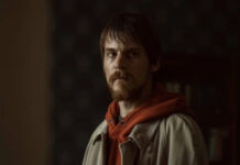 Звезда сериала «Слово пацана» стал отцом во второй раз и показал фото из роддома
