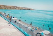 В Турции есть уникальный пляж без моря: он расположен на берегу высокогорного озера