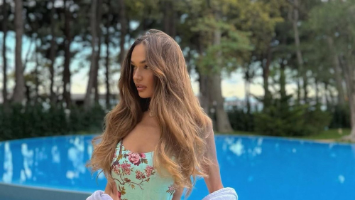 "Вы что творите?!": Алена Водонаева попозировала в чувственном образе 1 "Вы что творите?!": Алена Водонаева попозировала в чувственном образе