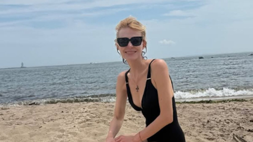 Рената Литвинова запечатлелась в купальнике с глубоким декольте 1 Рената Литвинова запечатлелась в купальнике с глубоким декольте