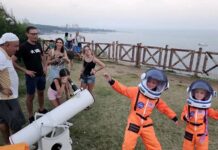 В Анталье туристам предложили забыть о пляже и отправиться на «космическое сафари»