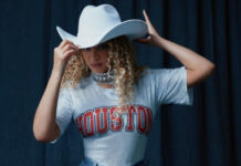 Альбом Бейонсе B’Day снова возглавил чарт Top R&B Albums спустя два десятилетия