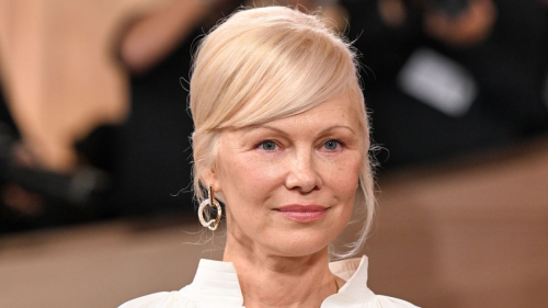 Памела Андерсон откровенно рассказала о борьбе с гепатитом C и восстановлении после болезни 1 Памела Андерсон откровенно рассказала о борьбе с гепатитом C и восстановлении после болезни