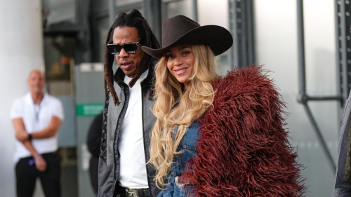 Рэпер Jay-Z устроил праздничное шоу для Бейонсе на концерте в Лондоне в честь ее 45-летия