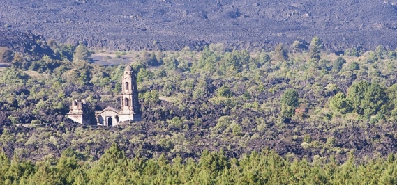 нерушимая церковь в Сан-Хуан-Парангарикутиро