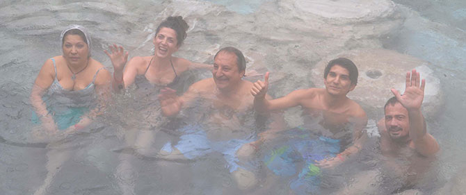 знаменитый термальный бассейн Клеопатры в Памуккале