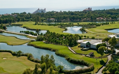 поля National Golf Club в Белеке